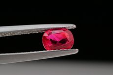 スピネル (Spinel)