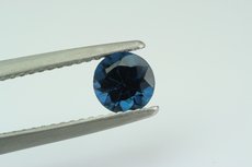 スピネル (Spinel)