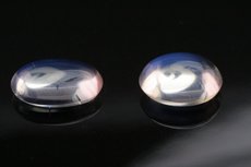 2 sehr klare Mondstein Cabochons