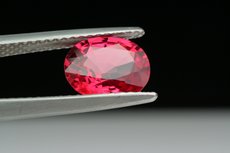 Pinkish-red facetted Spinel