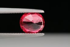 Pinkish-red facetted Spinel