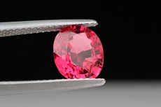 Pinkish-red facetted Spinel