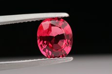 Pinkish-red facetted Spinel