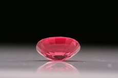 Pinkish-red facetted Spinel