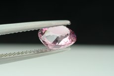 Light pink Spinel oval Cut