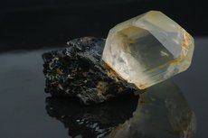  錫石 (すずいし) (Cassiterite)