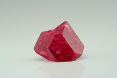 Gemmy Cyclic Spinel Crystal