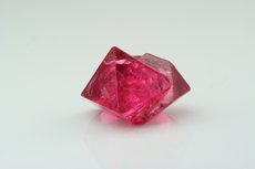 Gemmy Cyclic Spinel Crystal