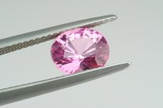 Top pinkfarbiger facettierter Spinel