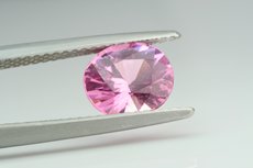 Top pinkfarbiger facettierter Spinel