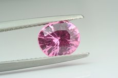 Top pinkfarbiger facettierter Spinel