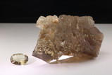 Fein geschliffener Petalit & großer Kristall 433 kts. (Farbwechsel) 