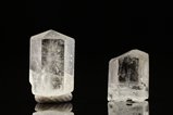 Zwei Phenakit Kristalle 