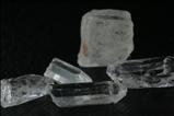 13 Transparente Phenakit- Kristalle