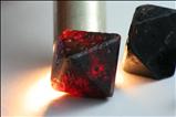 Very Dark Red & Fine Terminated スピネル (Spinel) Octahedrons