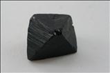 Fine  Black スピネル (Spinel) Distorted Octahedron 結晶 (Crystal)